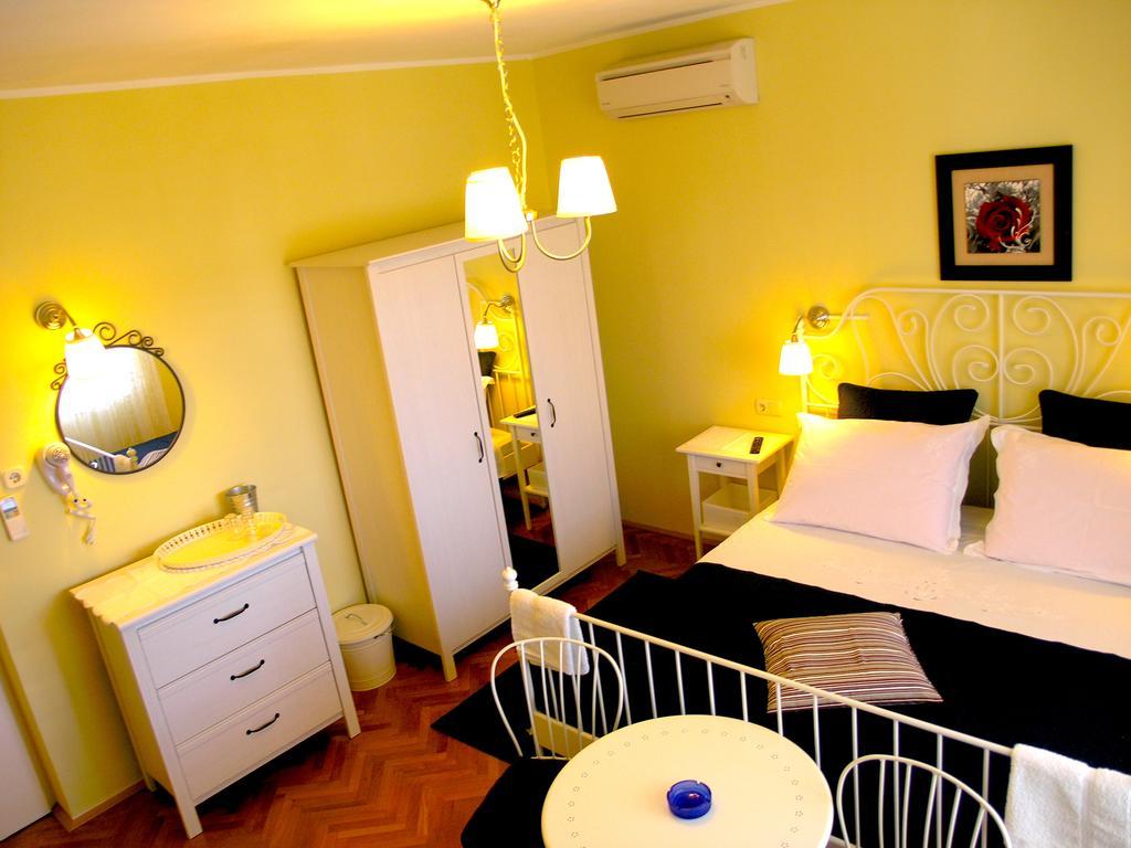 House Rozi Hotel Palit Exterior photo