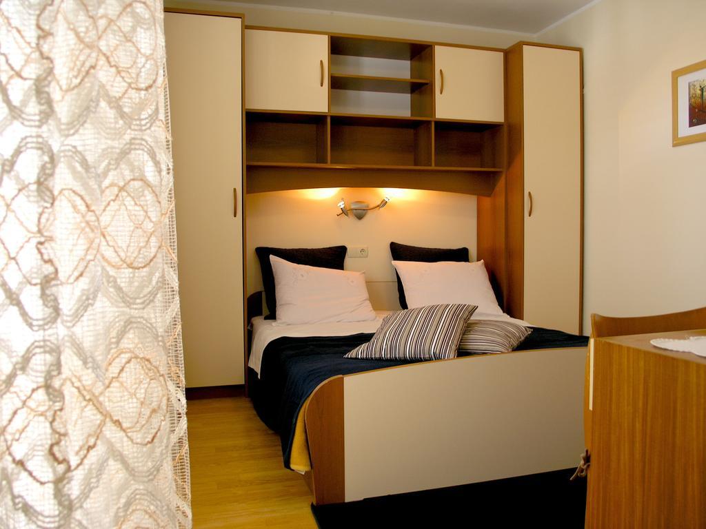 House Rozi Hotel Palit Room photo