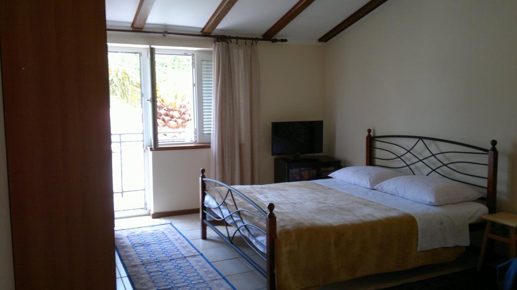 House Rozi Hotel Palit Room photo