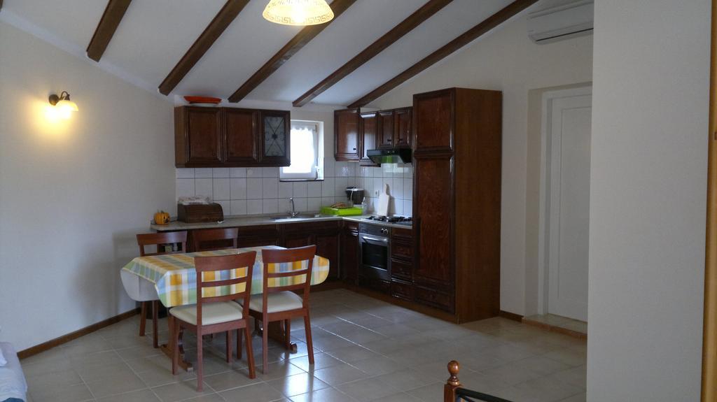 House Rozi Hotel Palit Room photo