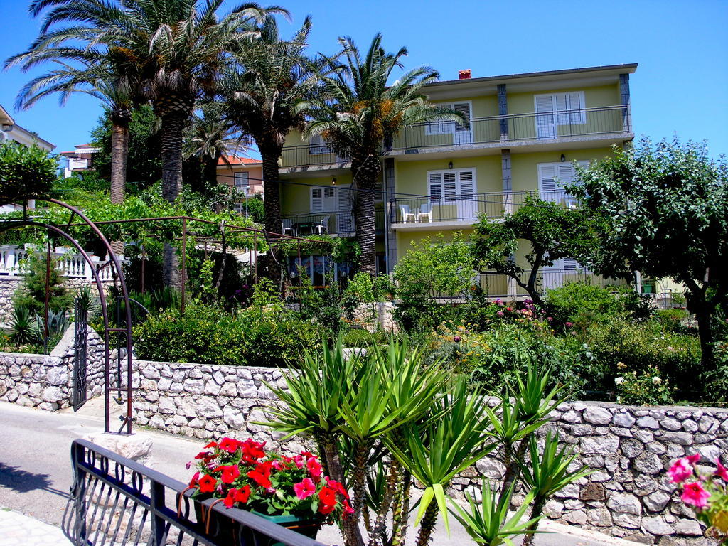 House Rozi Hotel Palit Exterior photo