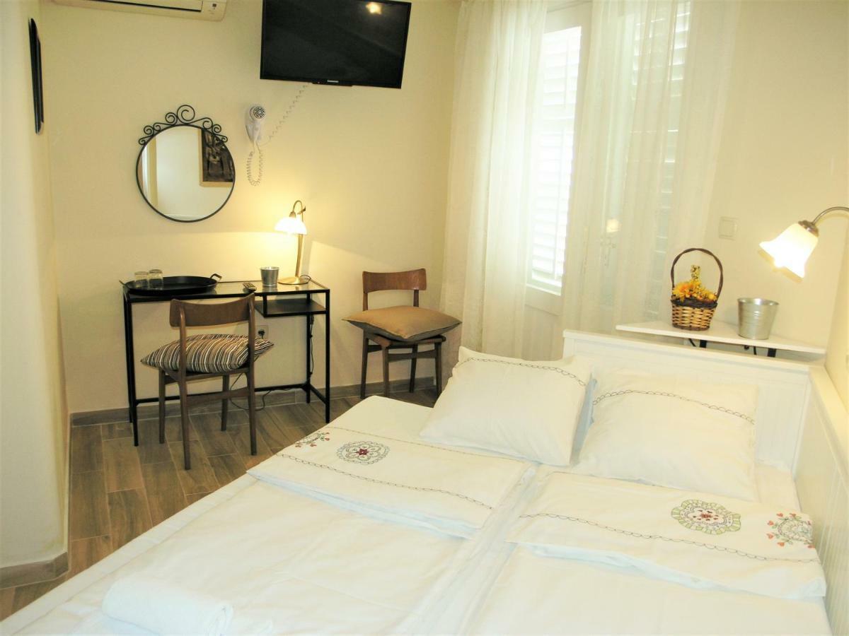 House Rozi Hotel Palit Room photo
